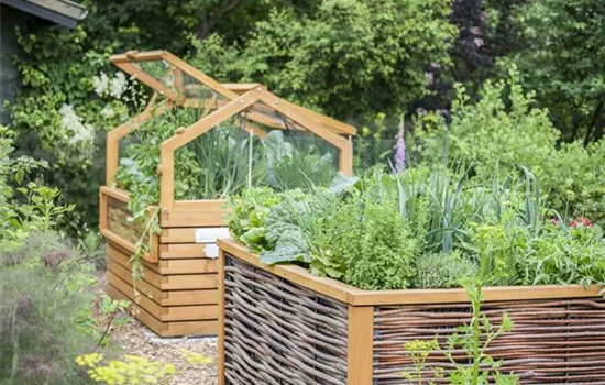 Das Hochbeet - Entlastung und frühe Ernte Das Hochbeet - Entlastung und frühe Ernte